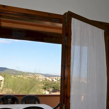 Trilocale Con Ampia Terrazza Con Vista Mare A 1,5 Km Dalle Spiagge Budoni Fbu-bald01 * Tanaunella