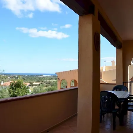 Trilocale Con Ampia Terrazza Con Vista Mare A 1,5 Km Dalle Spiagge Budoni Fbu-bald01