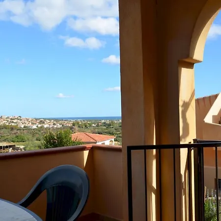 Appartement Trilocale Con Ampia Terrazza Con Vista Mare A 1,5 Km Dalle Spiagge Budoni Fbu-bald01
