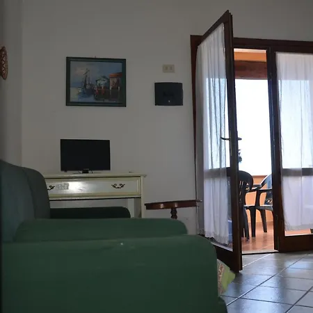 Appartement Trilocale Con Ampia Terrazza Con Vista Mare A 1,5 Km Dalle Spiagge Budoni Fbu-bald01 Tanaunella