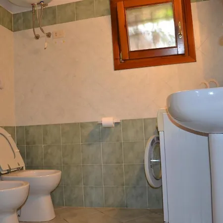 Trilocale Con Ampia Terrazza Con Vista Mare A 1,5 Km Dalle Spiagge Budoni Fbu-bald01
