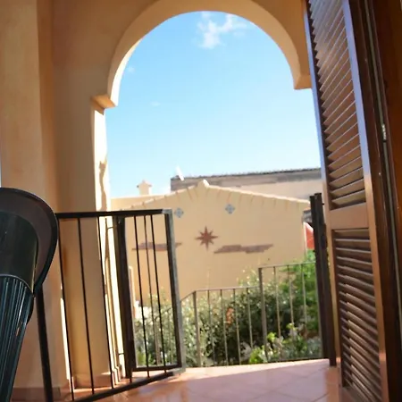 Trilocale Con Ampia Terrazza Con Vista Mare A 1,5 Km Dalle Spiagge Budoni Fbu-bald01 *