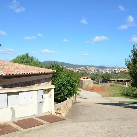 Trilocale Con Ampia Terrazza Con Vista Mare A 1,5 Km Dalle Spiagge Budoni Fbu-bald01 * Tanaunella